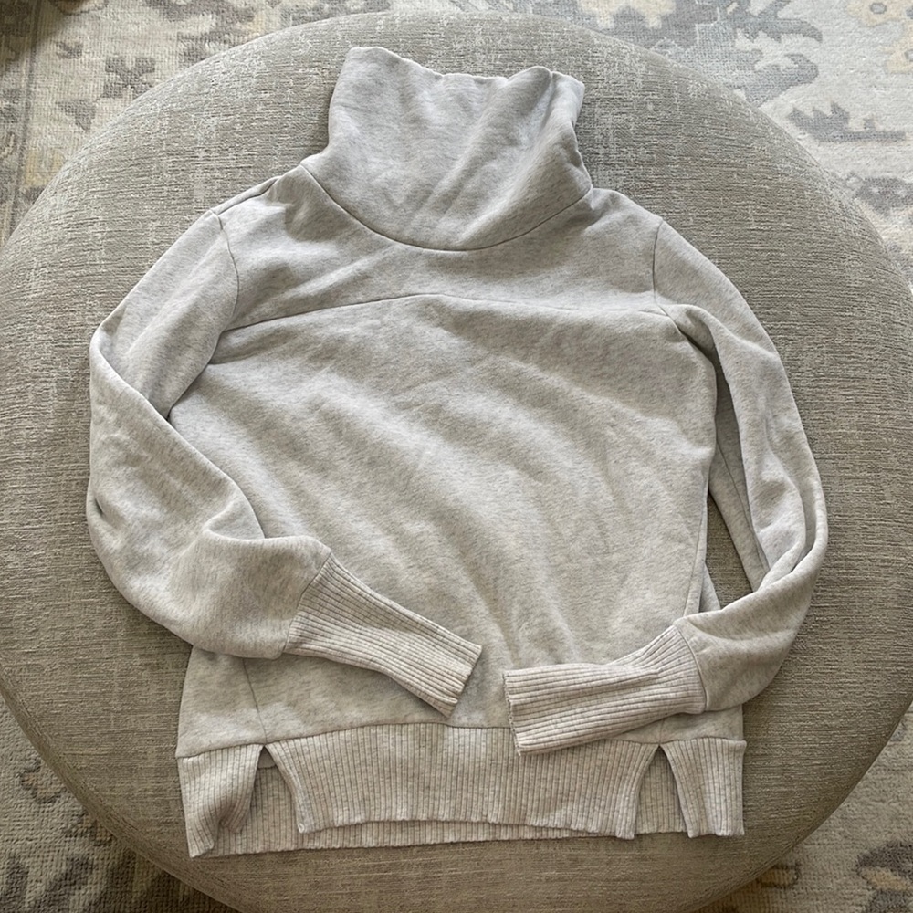 Alo Turtleneck